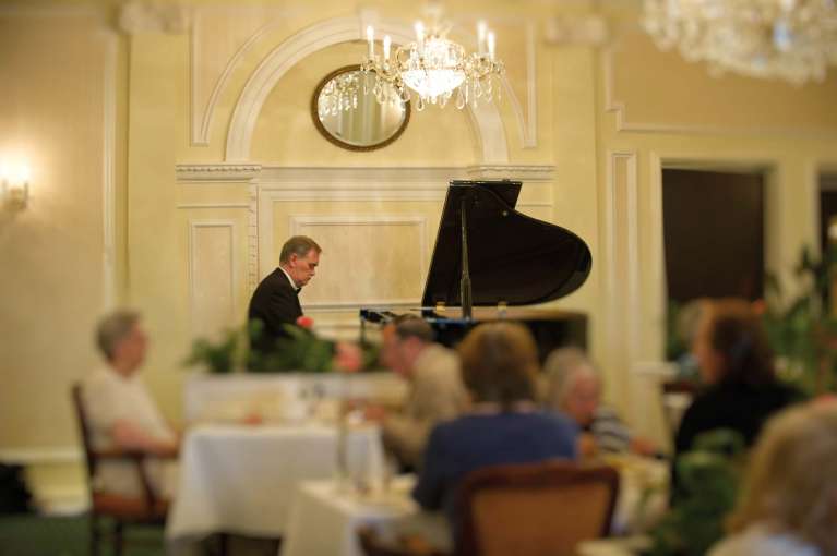 Belmont Hotel Pianist in Dining Room