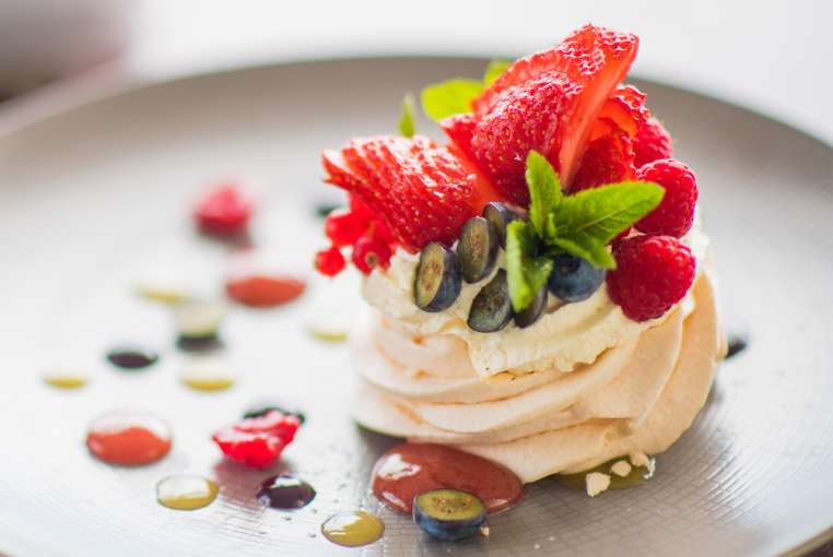 Fresh Berry Pavlova