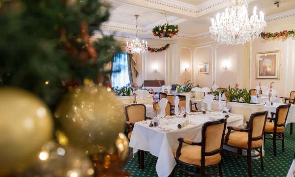 Belmont Hotel Restaurant Dining Room at Christmas