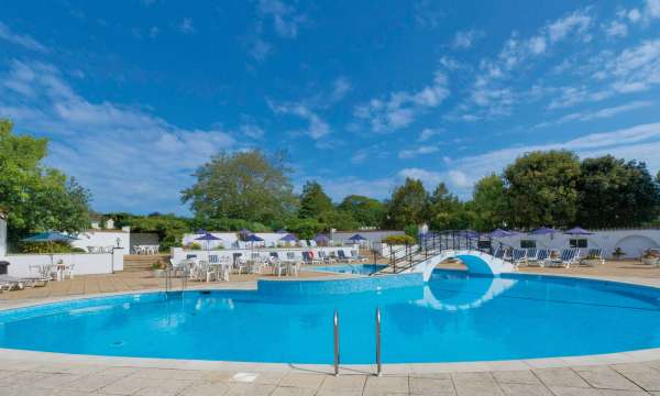 Victoria Hotel Outdoor Pool